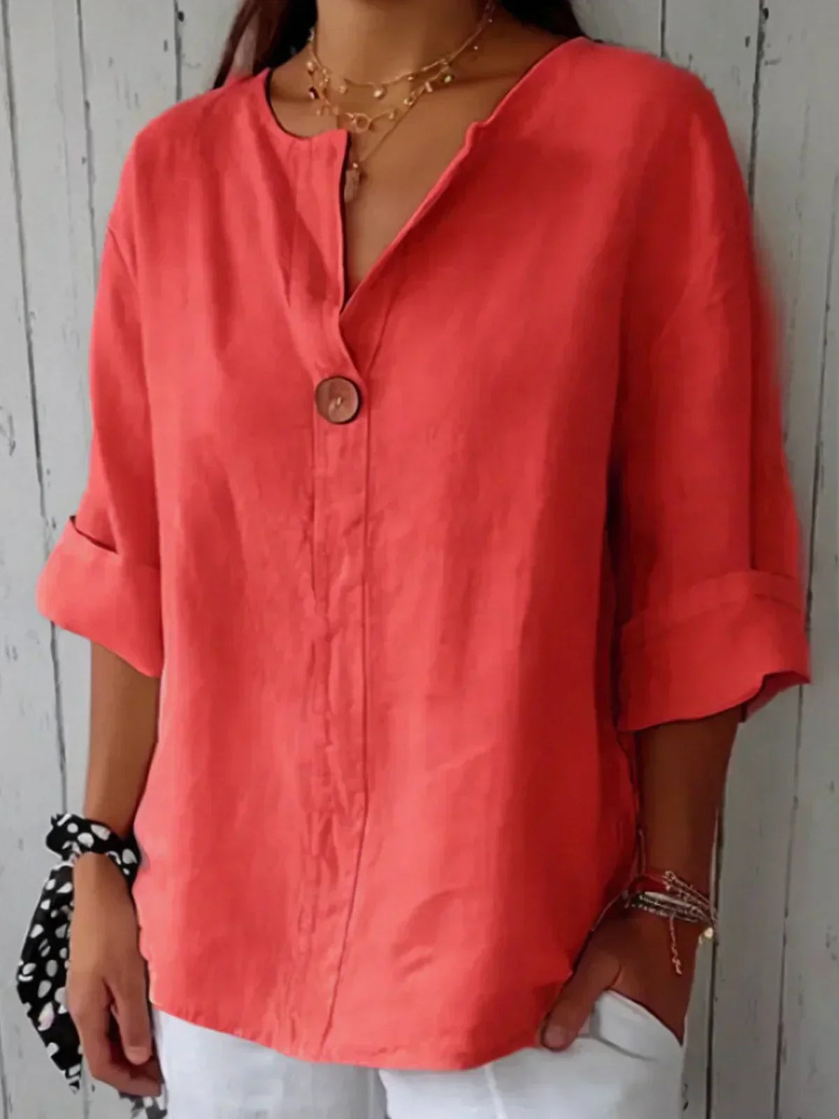 Tábata | Blusa elegante con escote en V y corte relajado – ligera, moderna y versátil