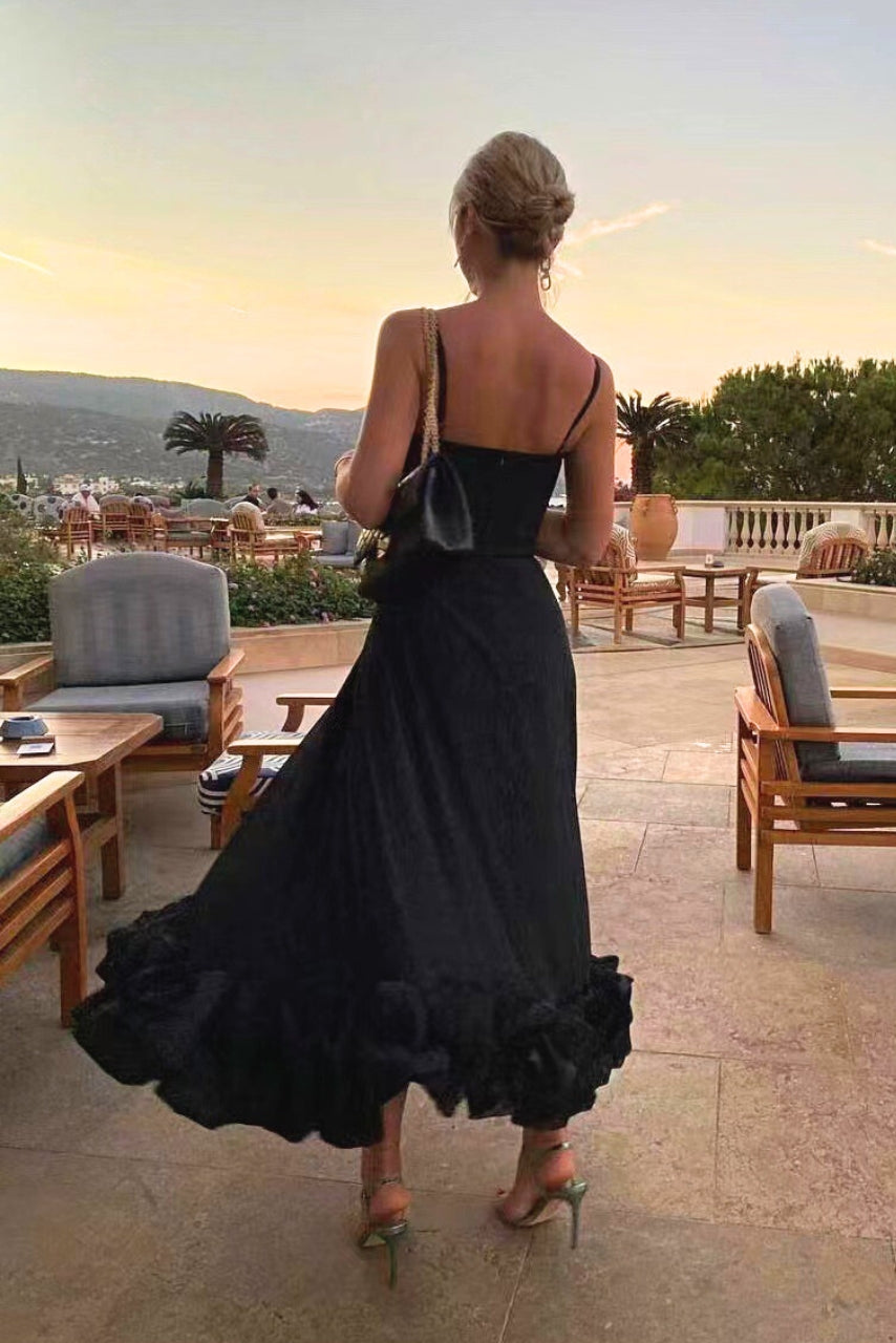 Valeriah | Vestido largo con volantes y escote en V – invitada perfecta