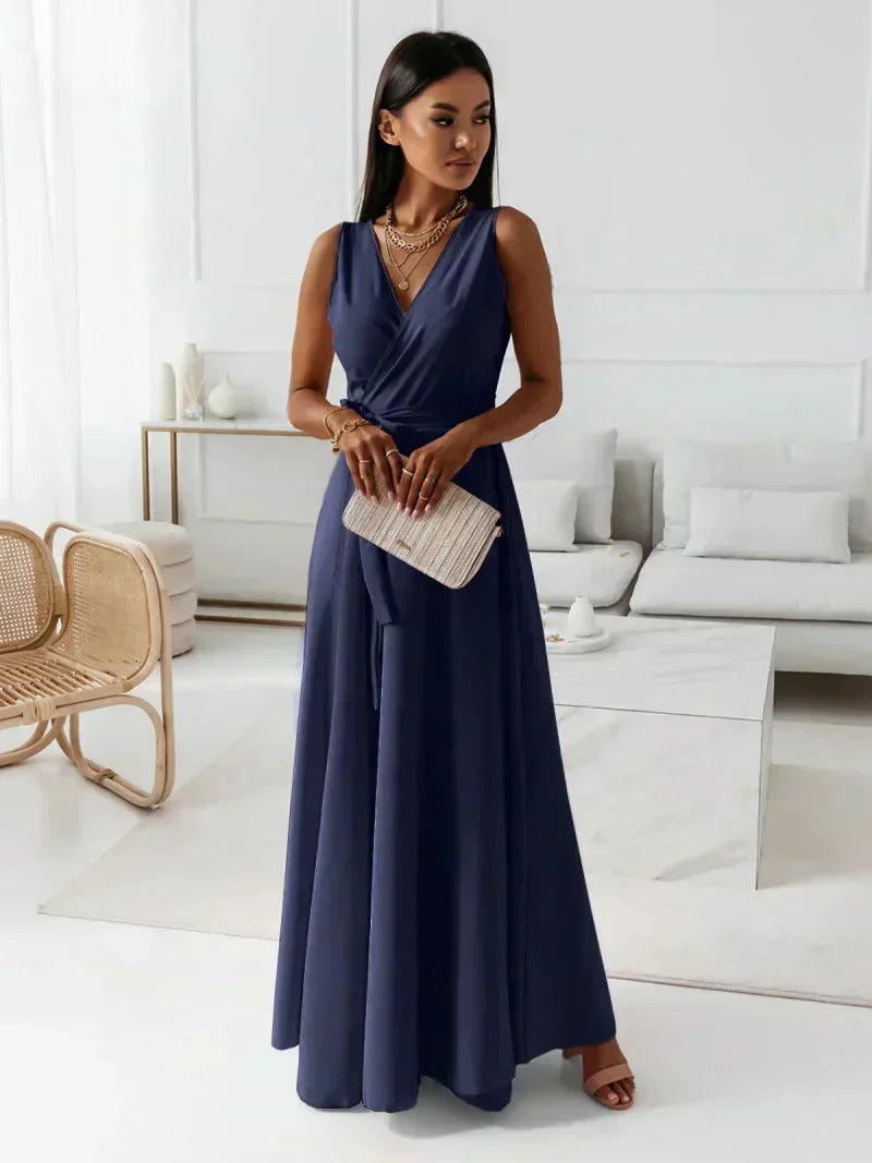 Elena | Vestido largo liso de estilo femenino