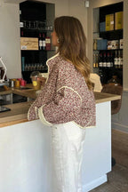 Vega | Chaqueta Floral Acolchada con Ribete en Contraste