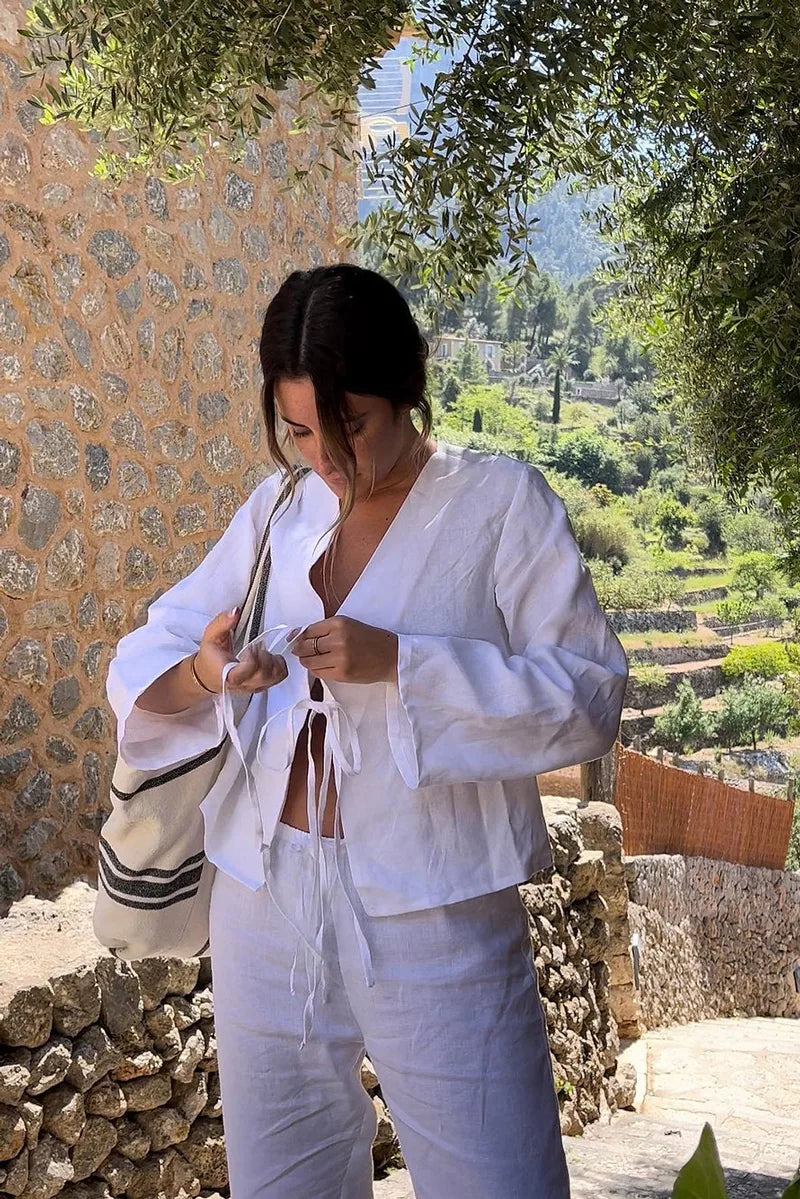 Tais | Blusa de Manga Larga con Lazo – Elegancia Desenfadada