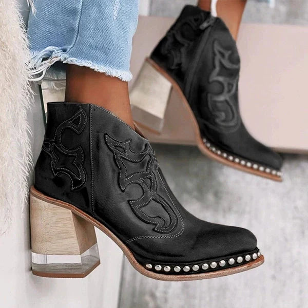 Isona | Botas bordadas de mujer con tacón bajo y estilo boho