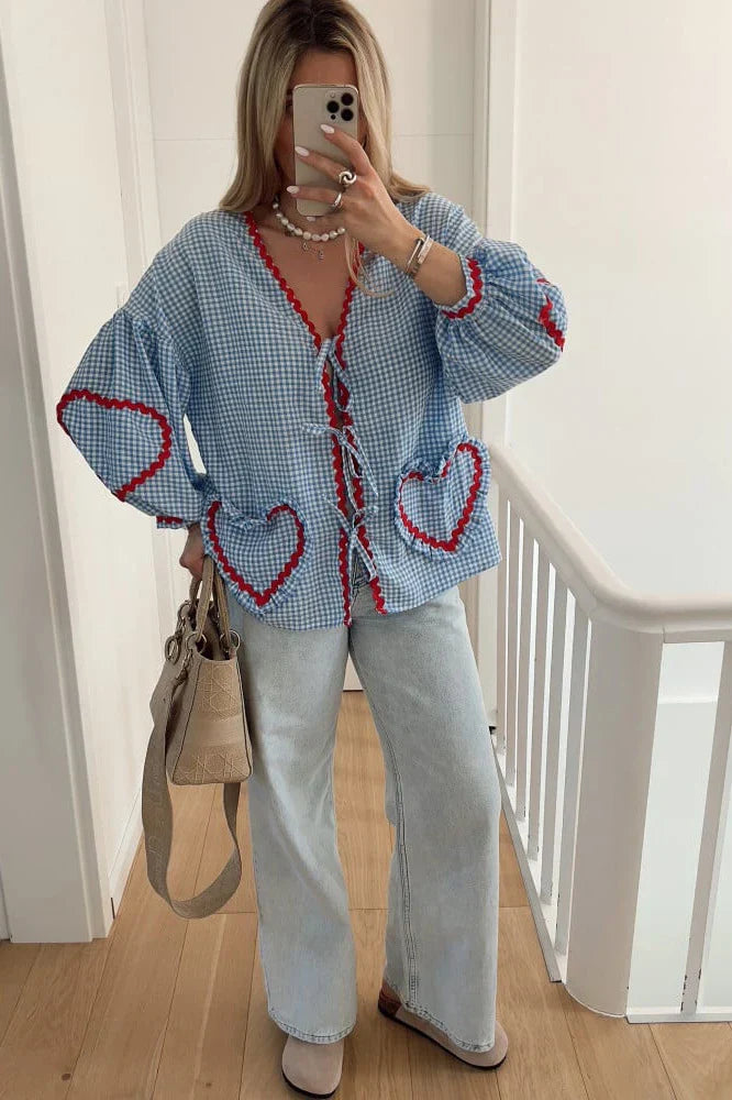 Ainara | Blusa a Cuadros con Lazo y Corazones Románticos