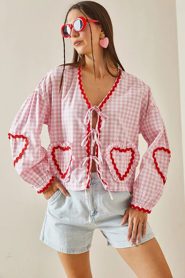 Ainara | Blusa a Cuadros con Lazo y Corazones Románticos