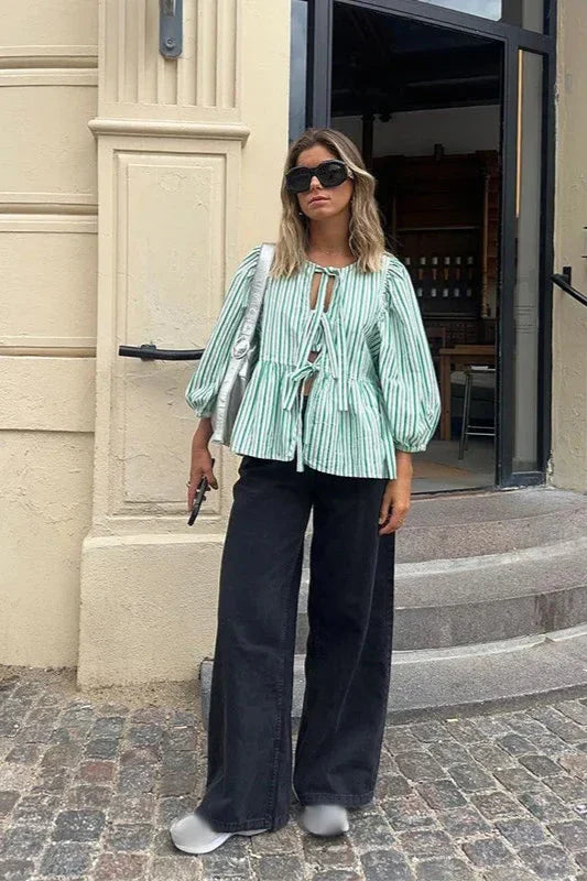 Lisa | Blusa a Rayas con Lazos Elegante y Versátil