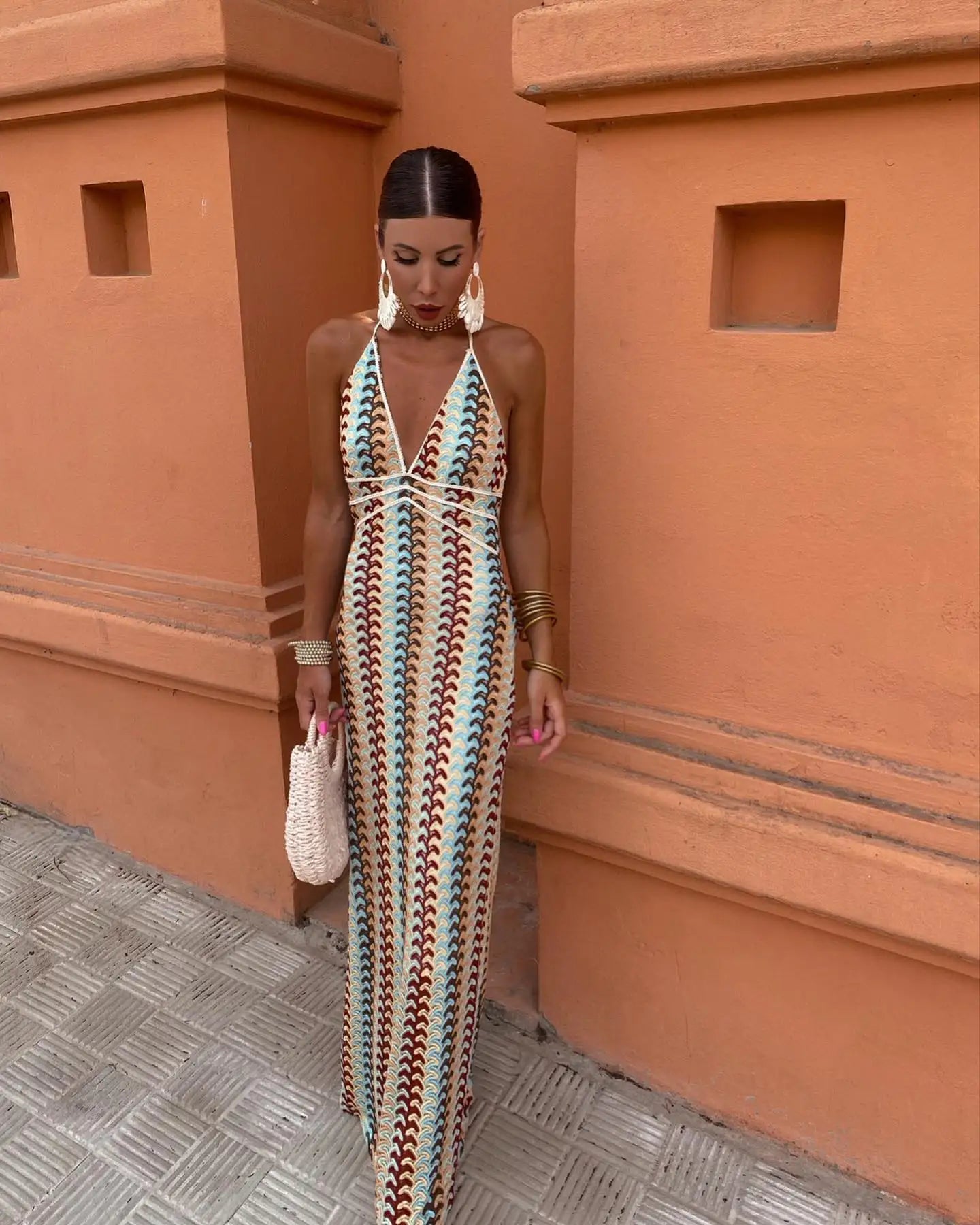 Brisa | Vestido Maxi Halter con Escote en V y Espalda Descubierta