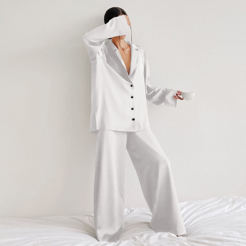 Nayara | Pijama satinado oversize de dos piezas – lujo y comodidad