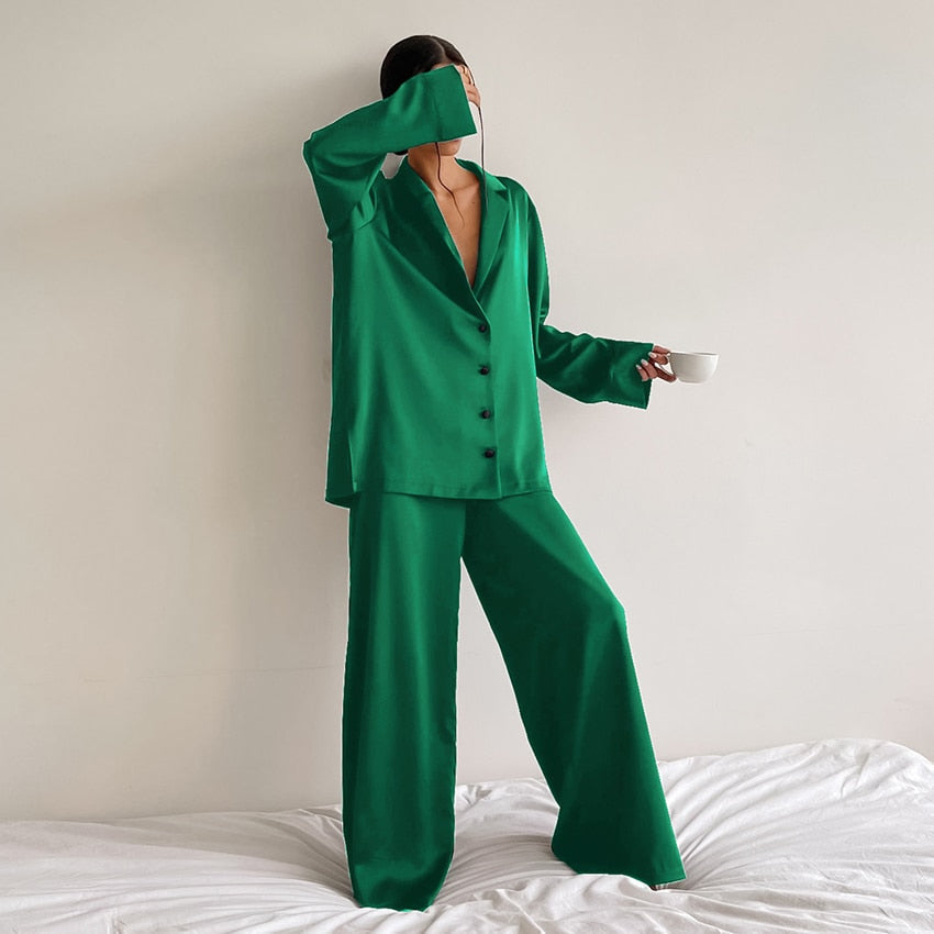 Nayara | Pijama satinado oversize de dos piezas – lujo y comodidad