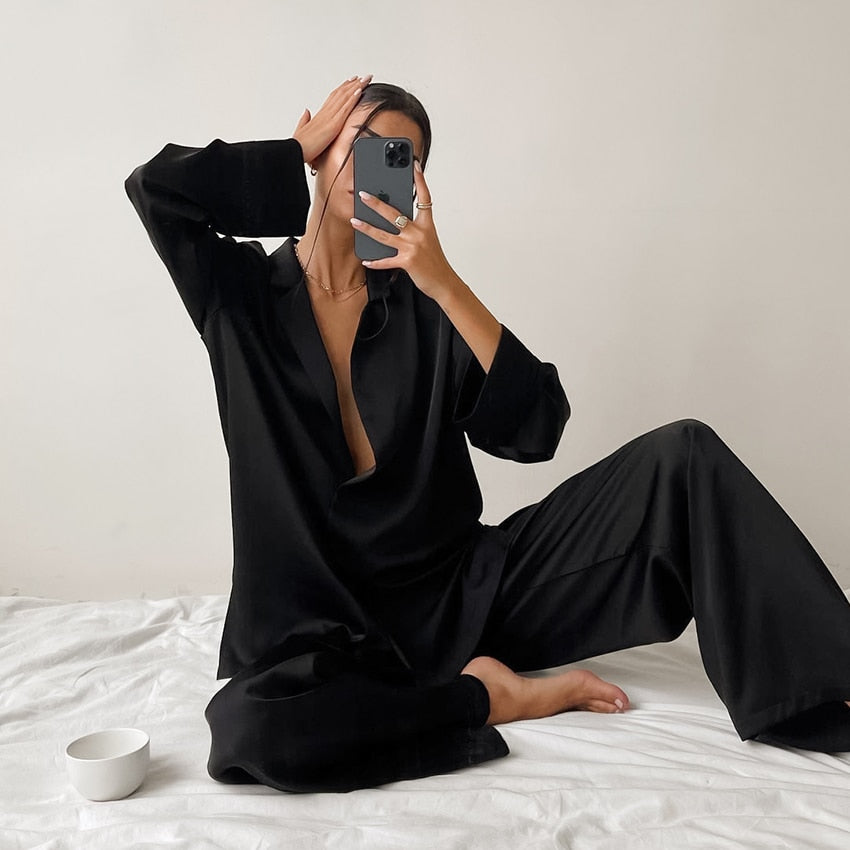 Nayara | Pijama satinado oversize de dos piezas – lujo y comodidad