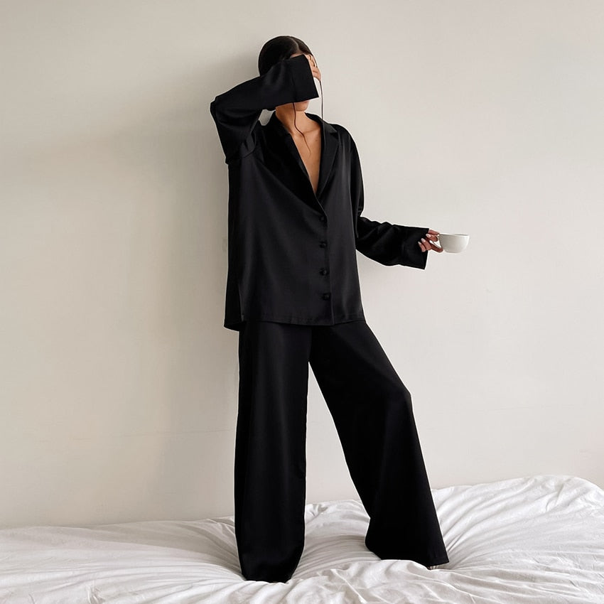 Nayara | Pijama satinado oversize de dos piezas – lujo y comodidad
