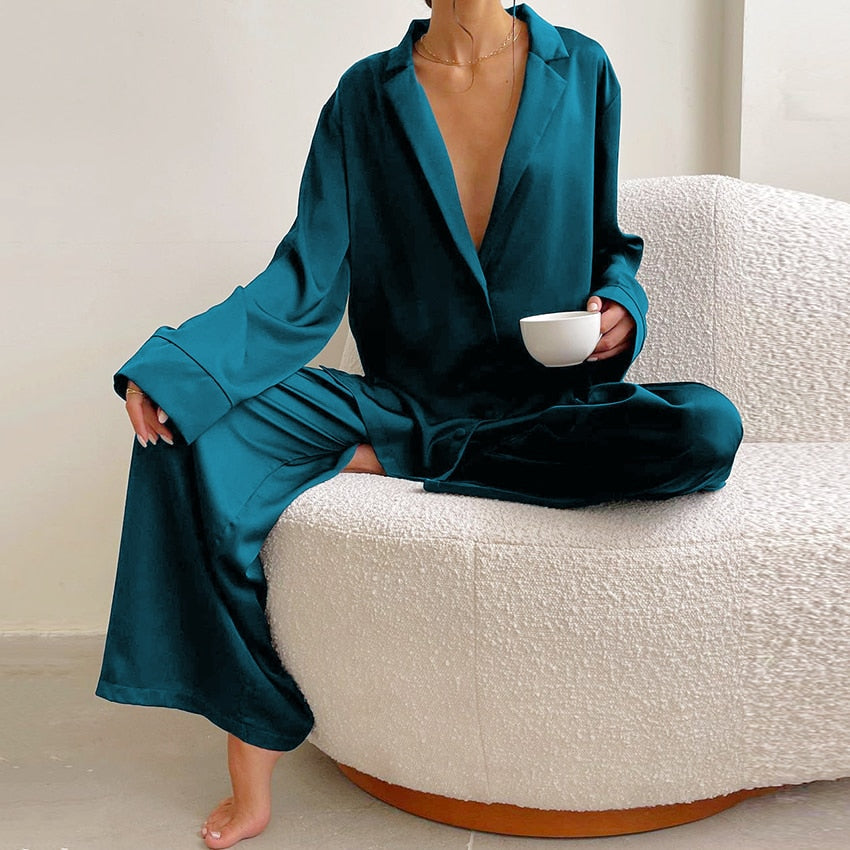 Nayara | Pijama satinado oversize de dos piezas – lujo y comodidad
