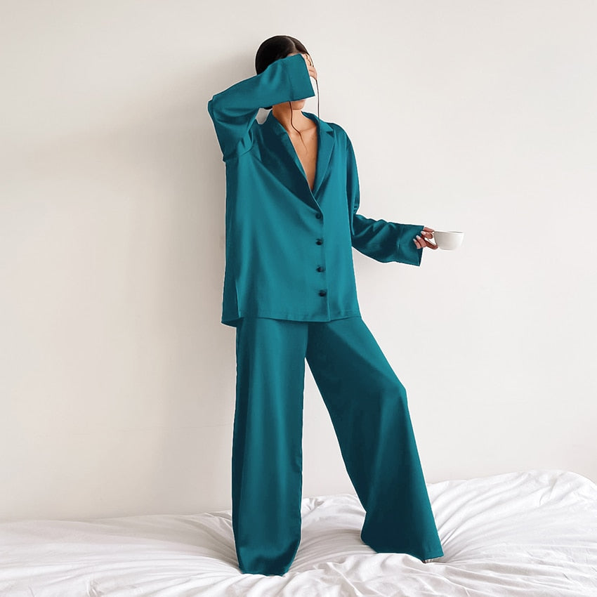 Nayara | Pijama satinado oversize de dos piezas – lujo y comodidad