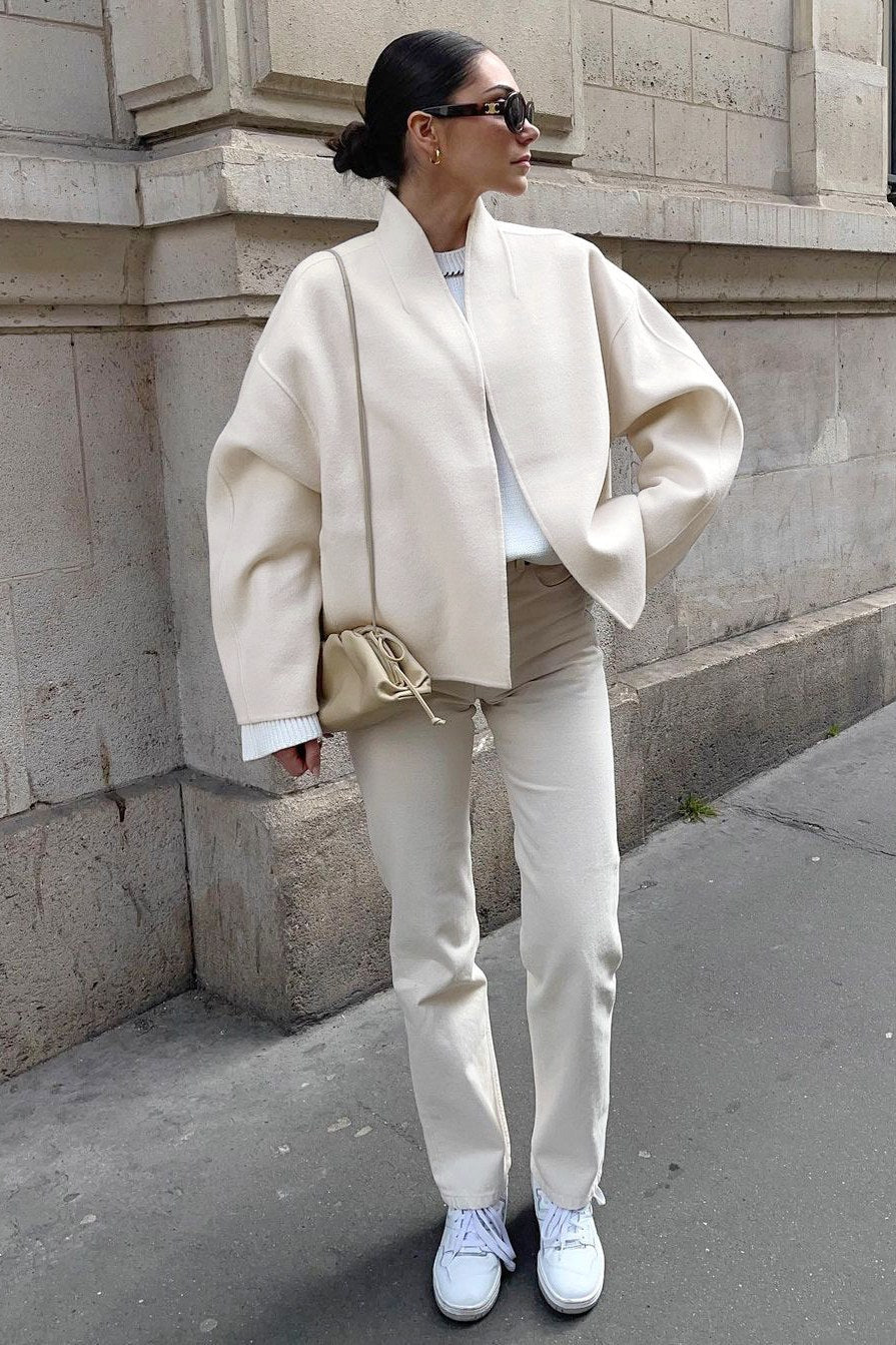 Iria | Chaqueta Minimalista con Cuello Alto Elegante