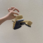 Isabel | Sandalias Mujer Tacón Bajo Punta Cuadrada Diseño Asimétrico Elegante