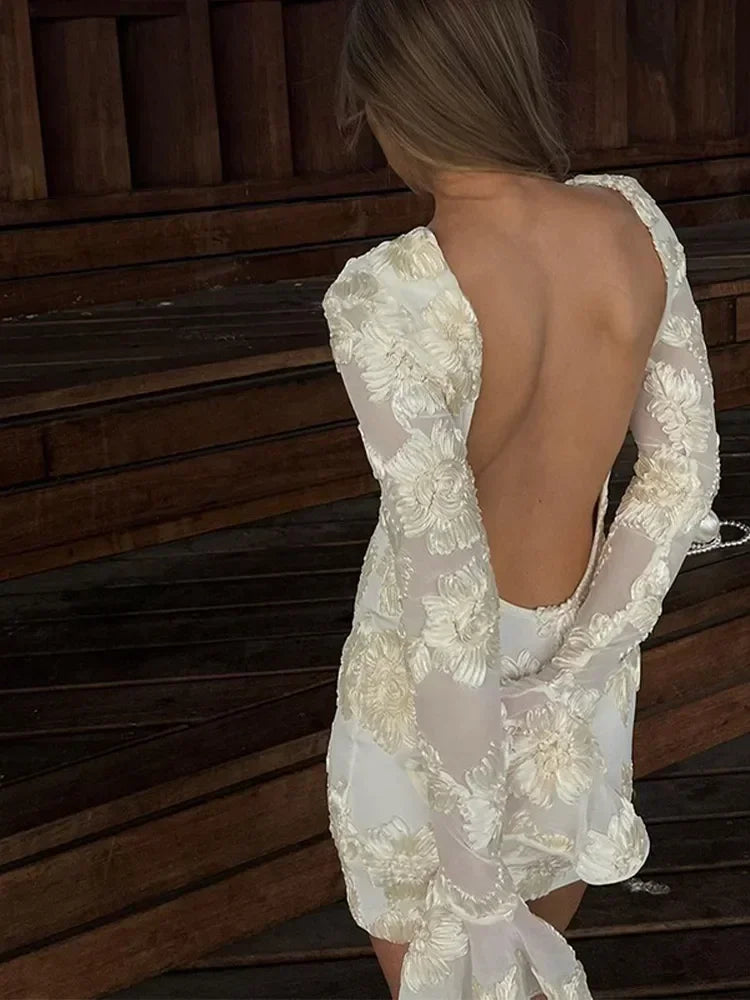 Dolores | Vestido mini de mujer ajustado con mangas largas