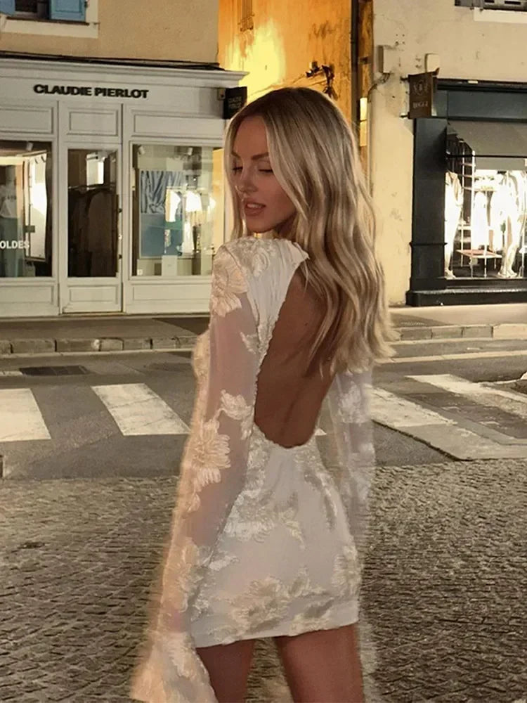 Dolores | Vestido mini de mujer ajustado con mangas largas