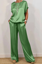 Dunia | Conjunto satinado de mujer con top y pantalón elegante