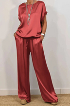 Dunia | Conjunto satinado de mujer con top y pantalón elegante