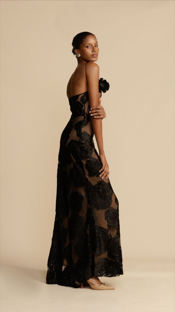 Reyes | Vestido largo elegante con volantes