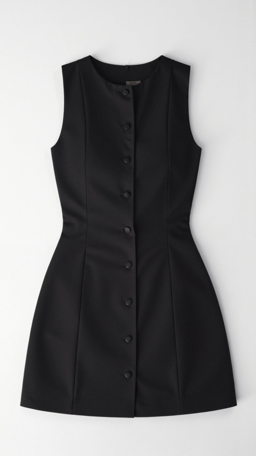 Selvara | Vestido Mini Estructurado sin Mangas