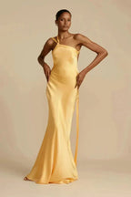 Fabiola | Vestido satinado de un hombro – elegante y sofisticado