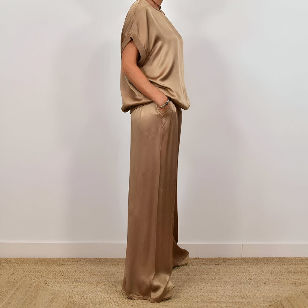 Dunia | Conjunto satinado de mujer con top y pantalón elegante