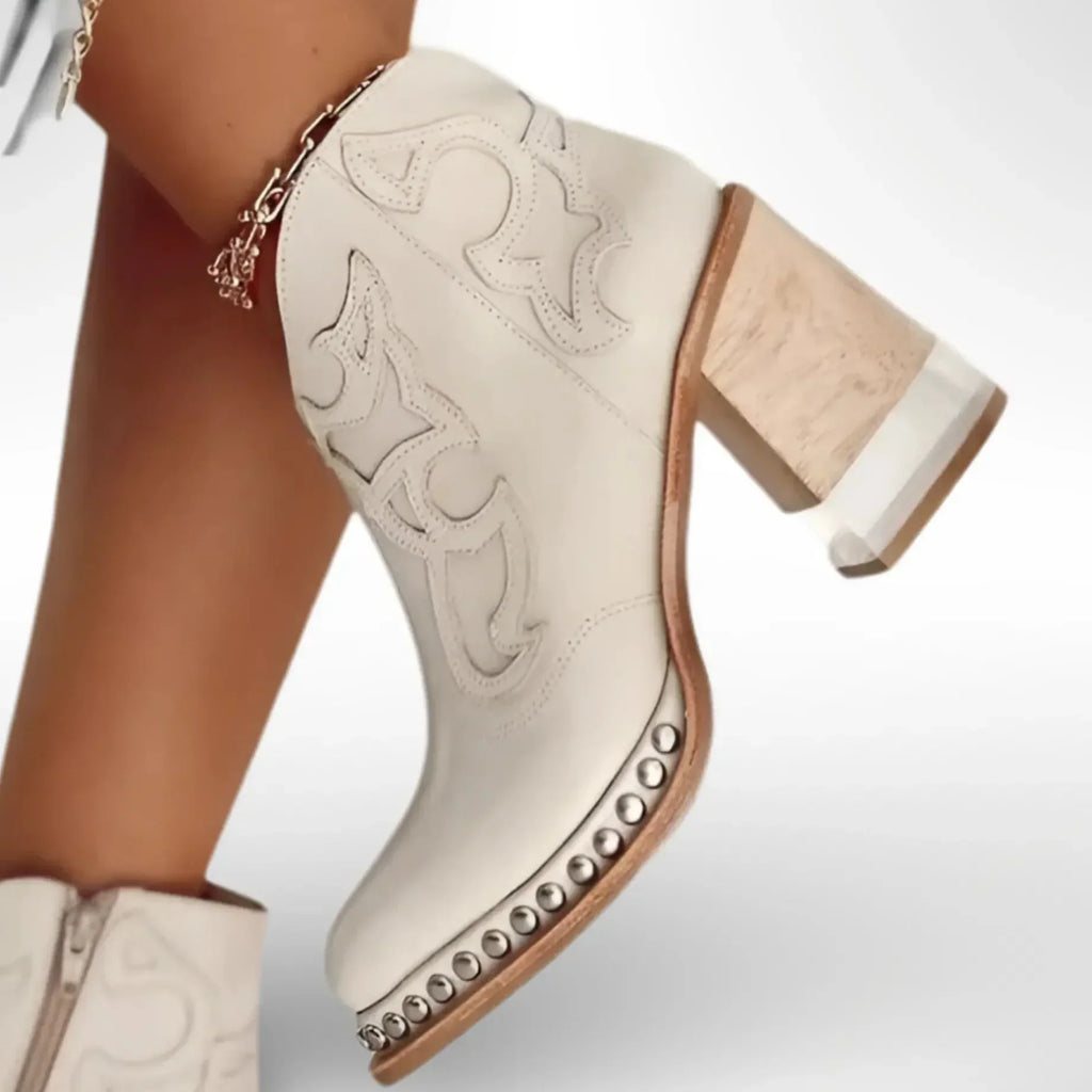 Isona | Botas bordadas de mujer con tacón bajo y estilo boho